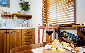 Lillypilly'S Cottages & Day Spa